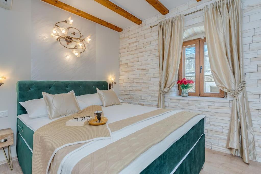 Diva 1,Stylish Old Town Studio Apartment Near Beach Split Eksteriør bilde