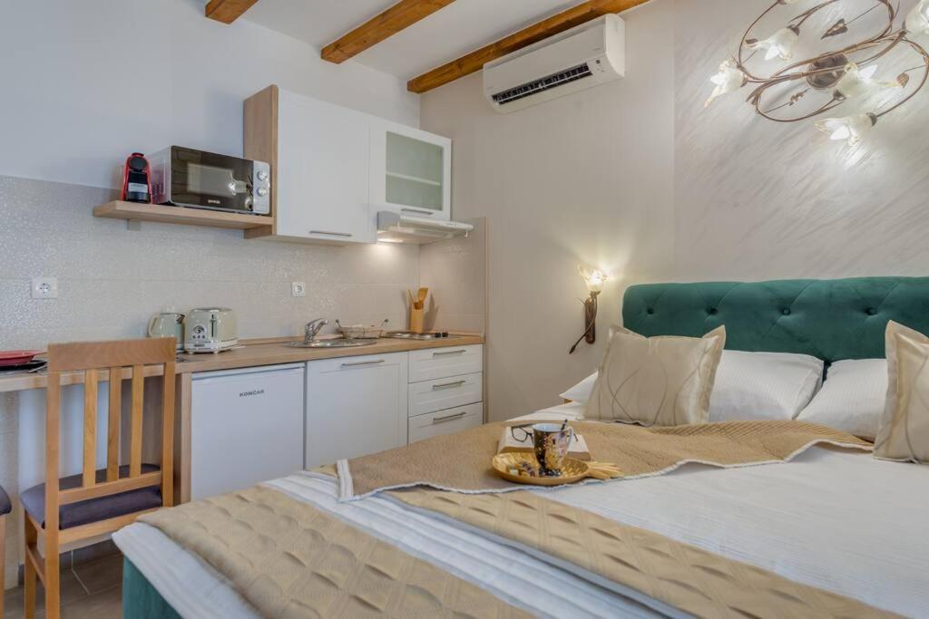 Diva 1,Stylish Old Town Studio Apartment Near Beach Split Eksteriør bilde