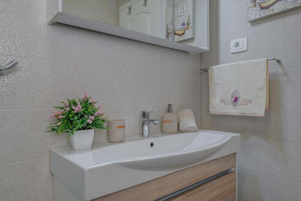 Diva 1,Stylish Old Town Studio Apartment Near Beach Split Eksteriør bilde